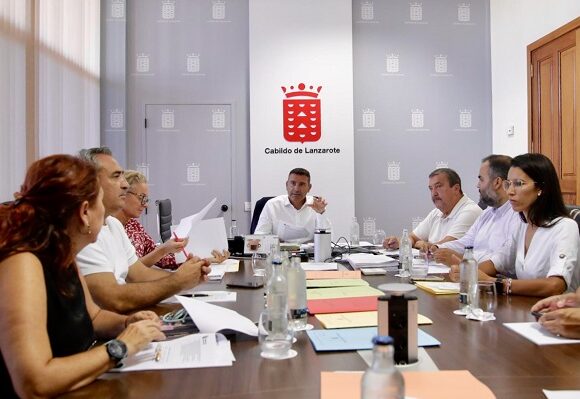 El Cabildo de Lanzarote y la Complutense firman un convenio para la integración laboral de los universitarios
