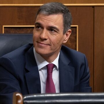 CC reclama a Sánchez “dos horas de sus vacaciones” en Lanzarote para abordar la emergencia migratoria