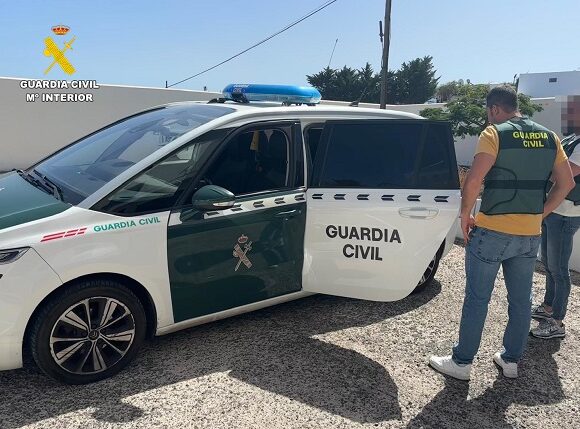 La Guardia Civil detiene a una persona por ocasionar unas lesiones muy graves en un ojo con una botella rota en Lanzarote