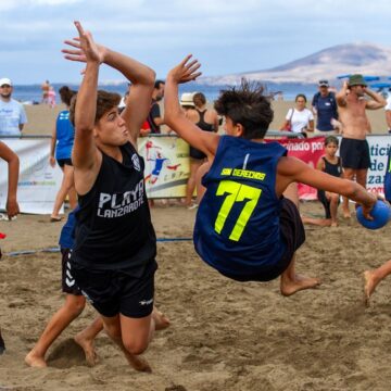 Exitoso torneo de balonmano playa del CB Puerto del Carmen