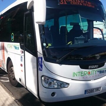 Refuerzo del transporte público para las fiestas de la Caleta de Famara