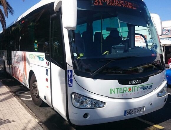 Refuerzo del transporte público para las fiestas de la Caleta de Famara