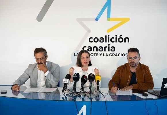 Coalición Canaria exige la dimisión de Dolores Corujo por una operación ilegal de transfuguismo y reclama la devolución de los 300.000 euros cobrados indebidamente por Juan Manuel Sosa