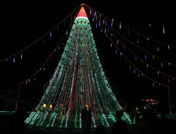 La Navidad de Tinajo empieza con el encendido del alumbrado y la apertura del Belén Municipal